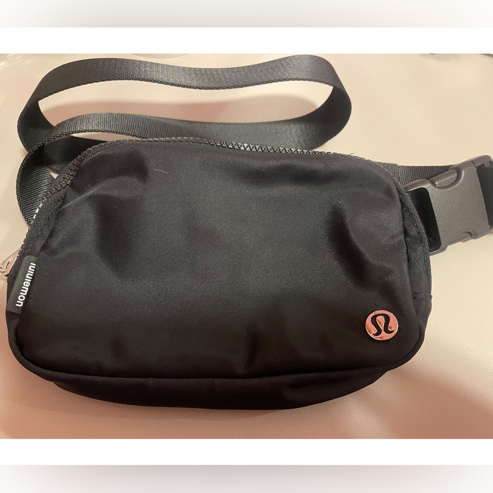 Lululemon belt bag